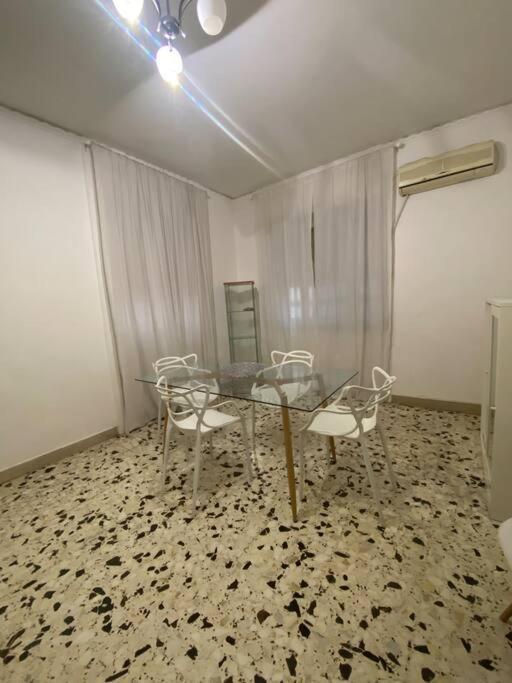 White-apartment * Napels