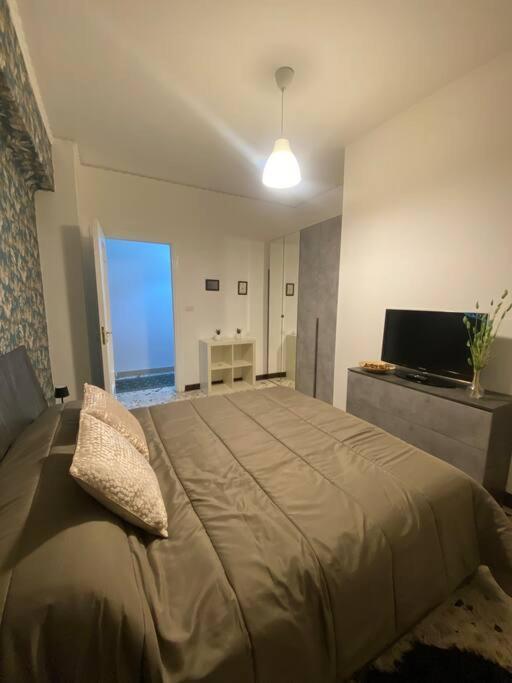 White-apartment *